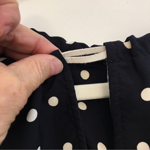 Flowy halter-style top. Size L - Picture 3 of 7